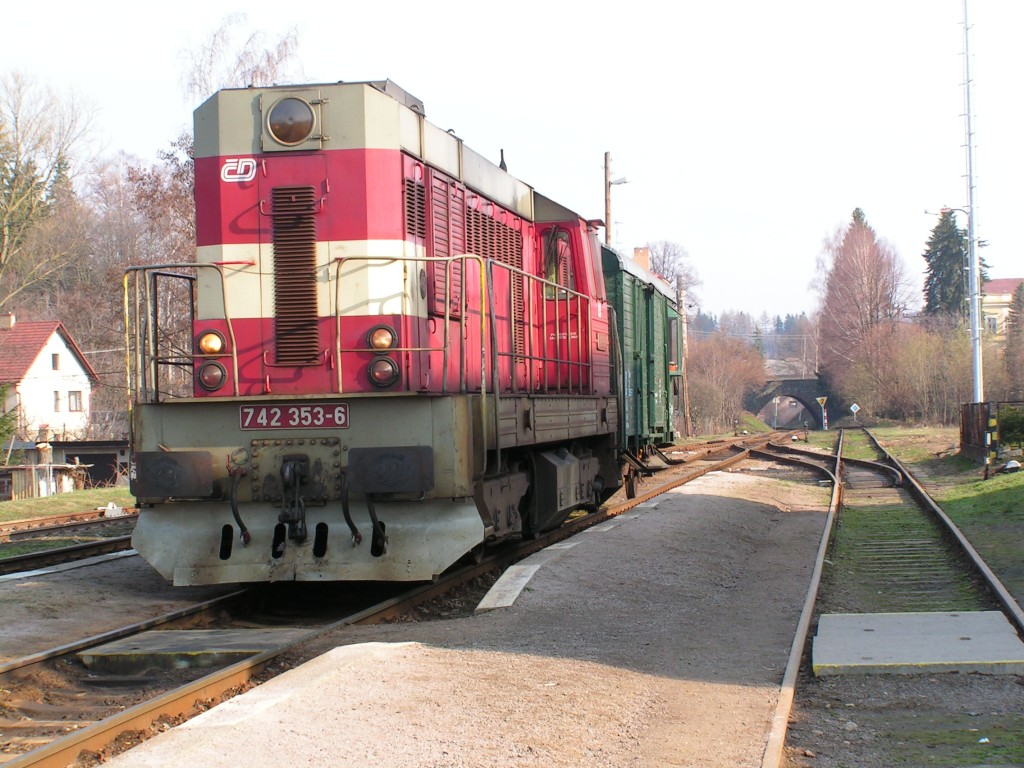 742.353 Králíky.jpg